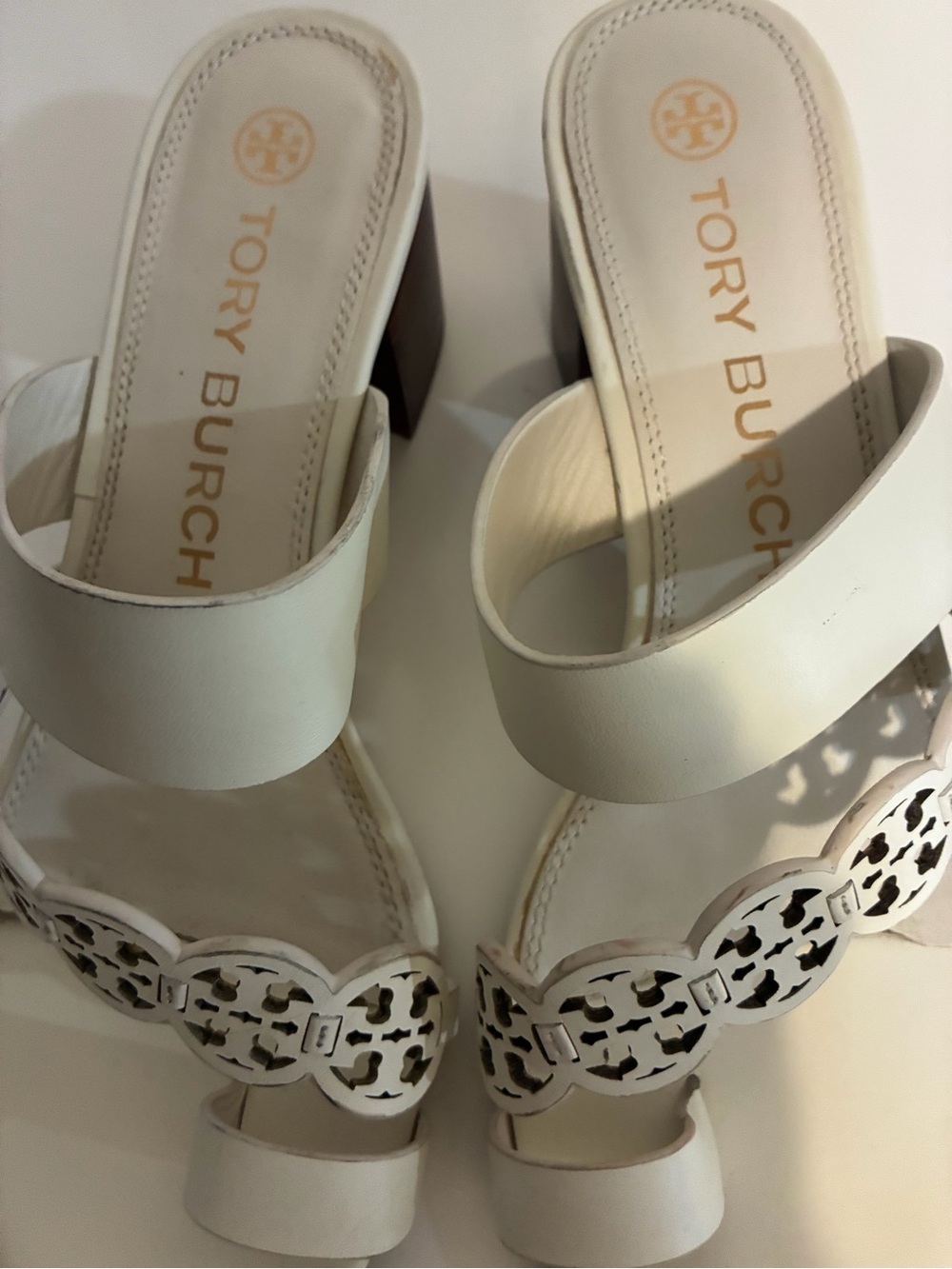 Tory Burch Cream Leather Cutout Logo Heel Mules - Picture 2 of 3